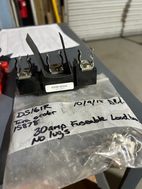 DS161R FUSEABLE LOAD BASE NO LUGS