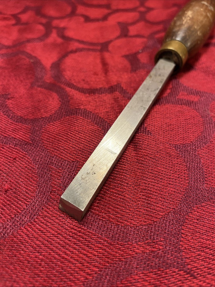 Antique Wood Carving Gouges Chisels Tools Farmhouse Barn. -- 9359