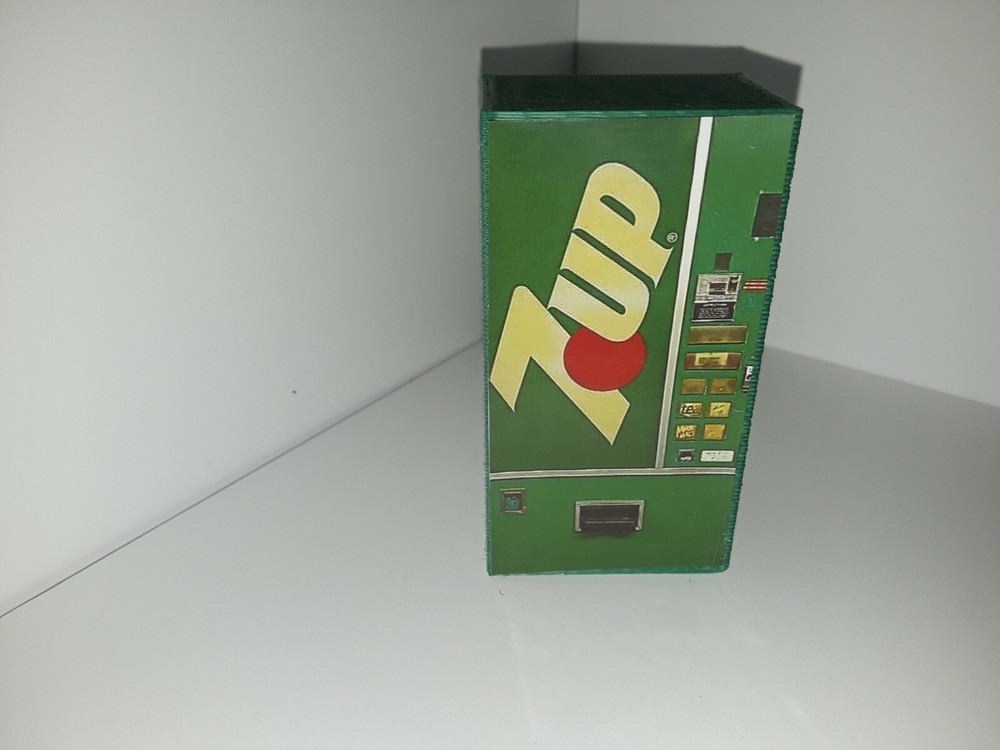 7-UP Pop Machine 1:24 & 1:25 Scale Diorama Accessory Items