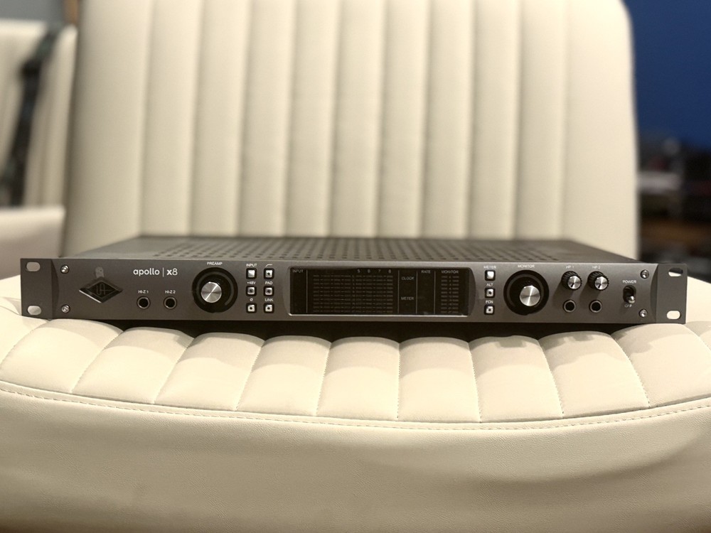 Universal Audio Apollo X8 Audio Interface & microphone bundle