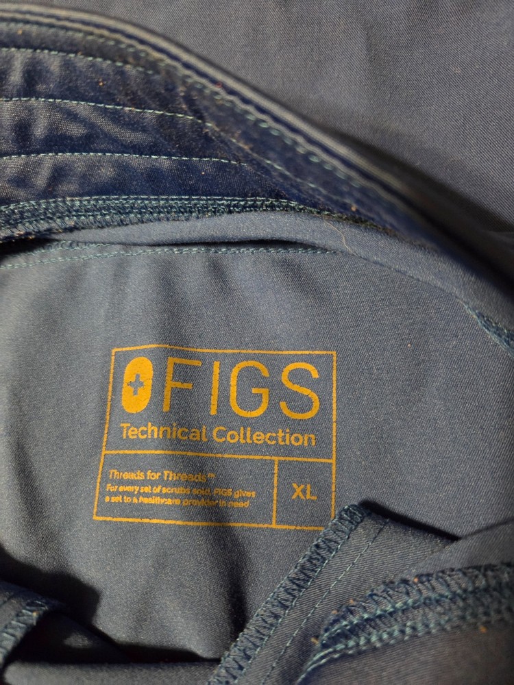 Womens Blue FIGS scrub set Xlarge