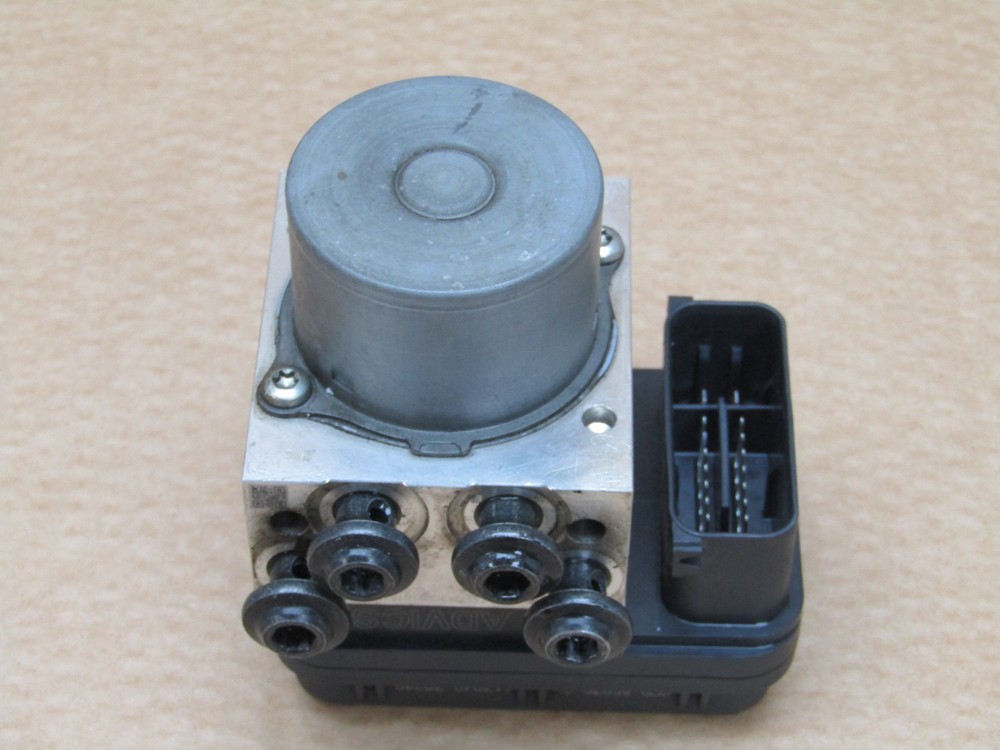 Yamaha YZF R7 2022 ABS pump (15001)