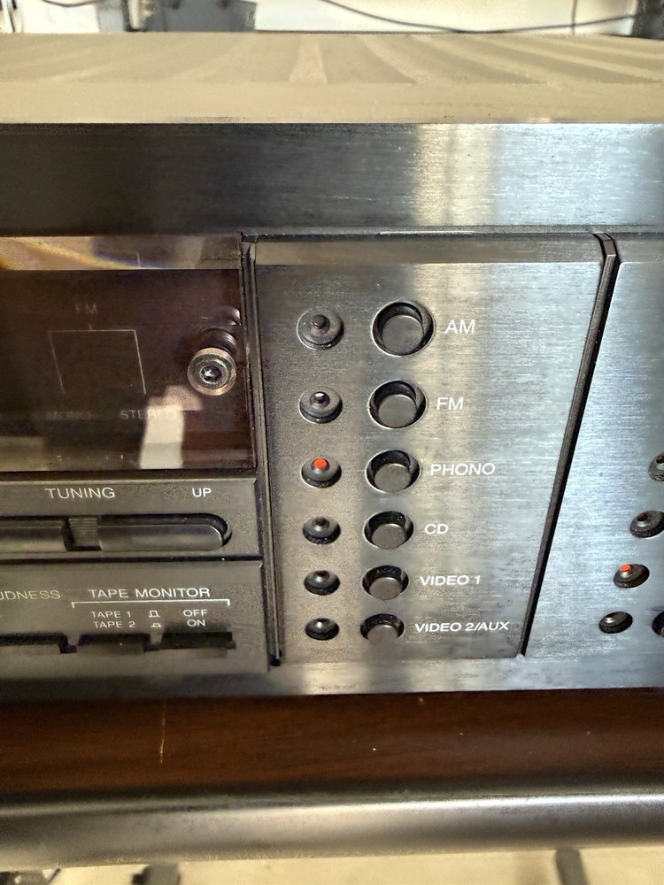 The Carver Receiver HR-752 Nice