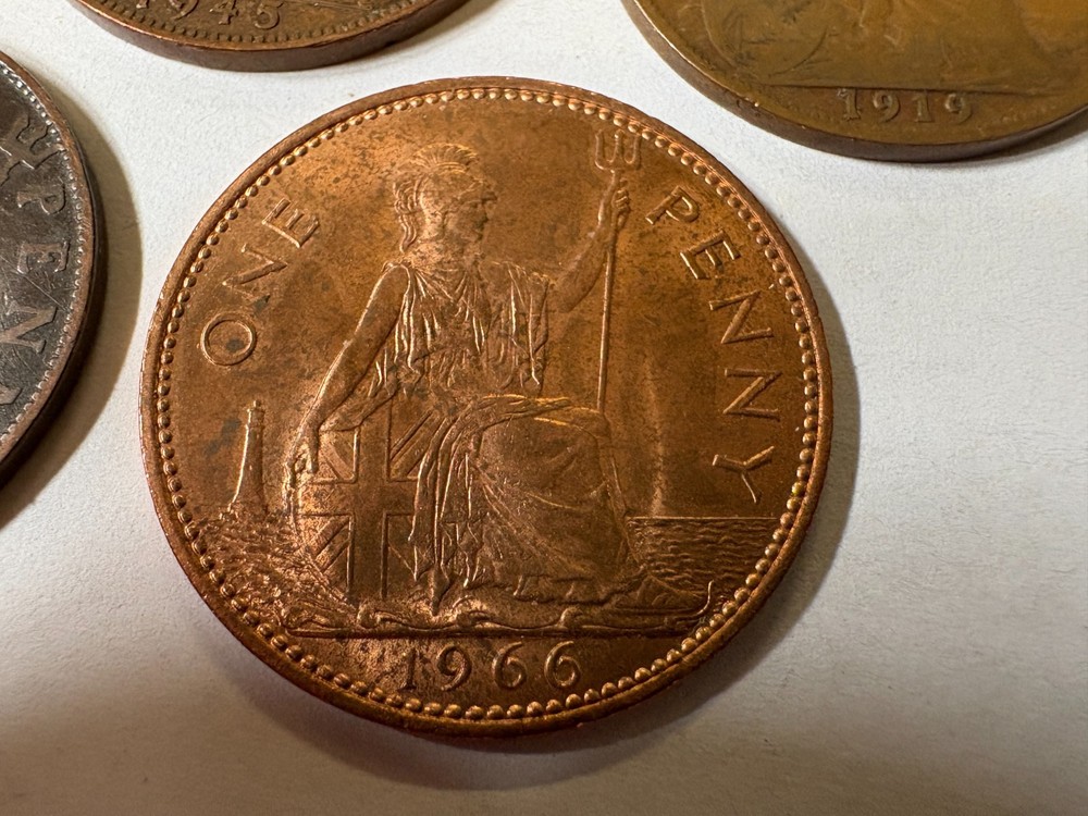 Great Britain - Six Coins.