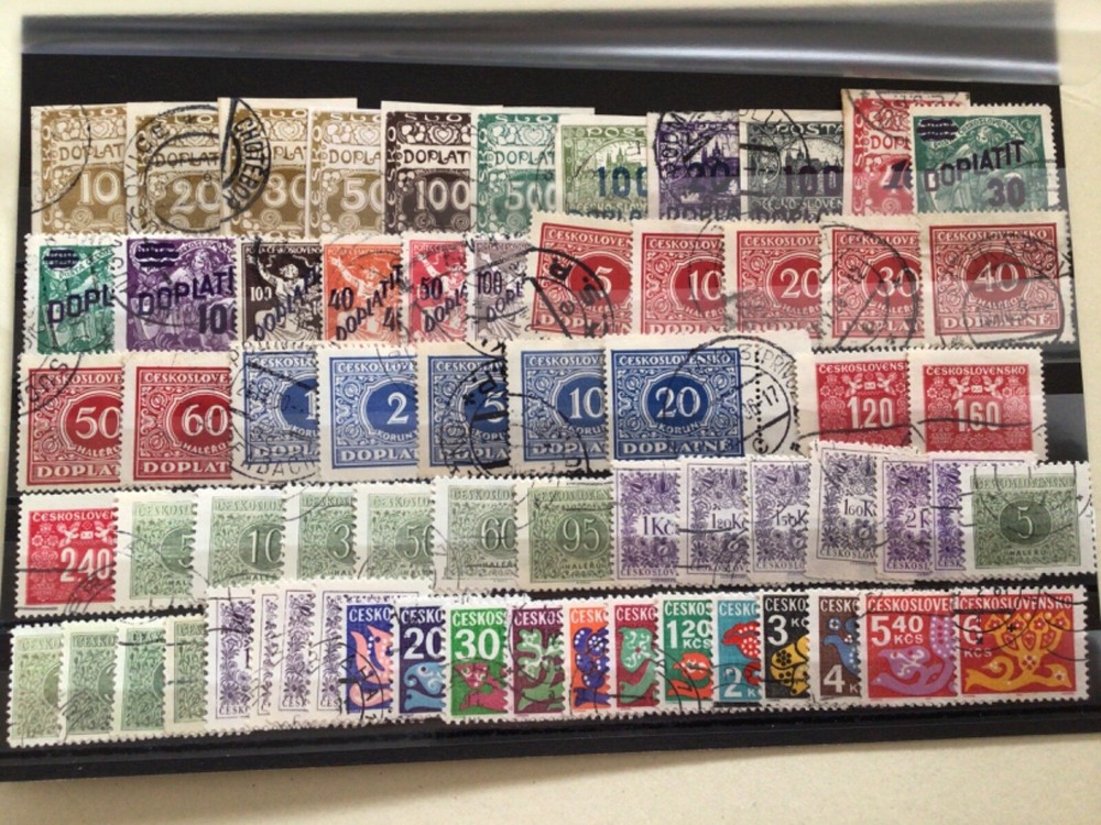 Czechoslovakia mounted mint or used stamps Ref A8550