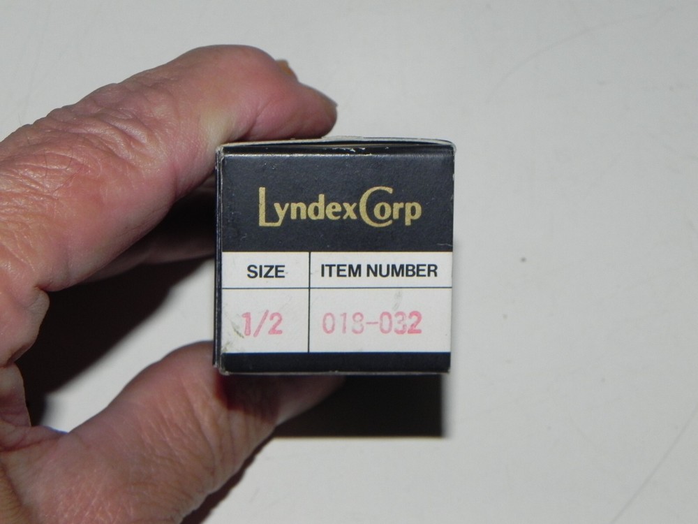 New in box Lyndex  Corp 018-032 1/2 Collet