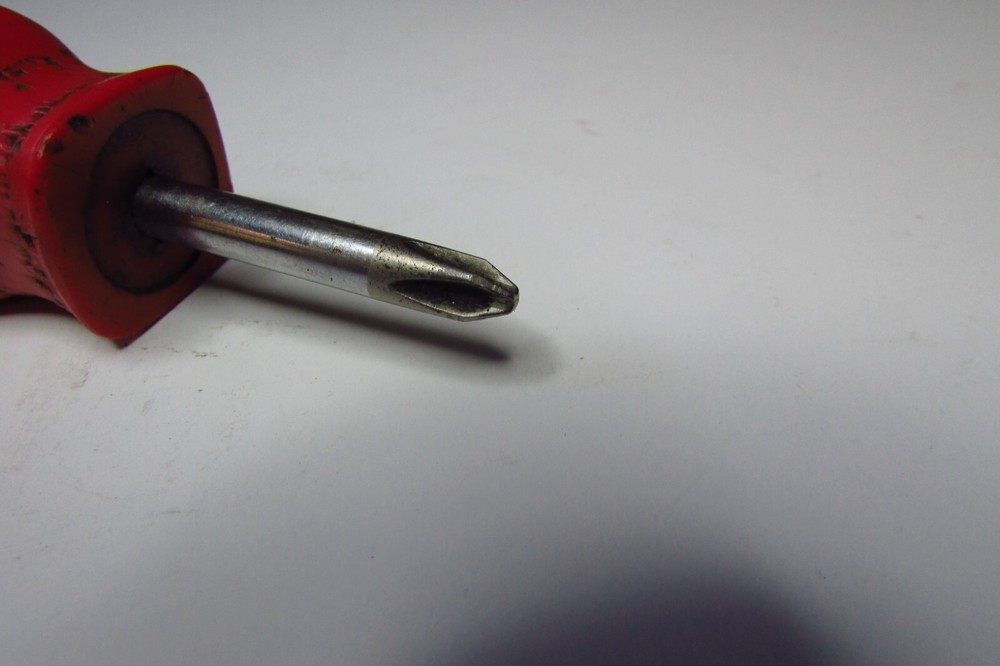 MAC TOOLS #2 PHILLIPS STUBBY SCREWDRIVER - RED - HARD HANDLE - P212XA