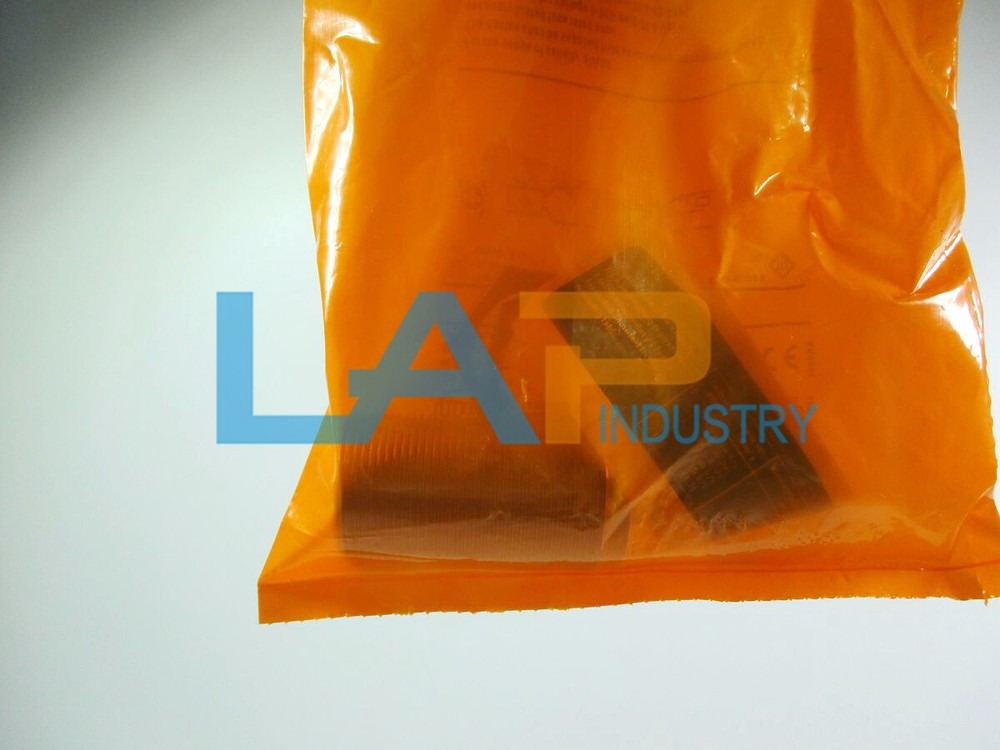 1Pcs New Proximity switch sensor IIS206