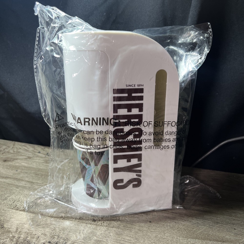 Hershey's Chocolate Drink Maker Hot/Cold Drinks Includes Cups New No Box