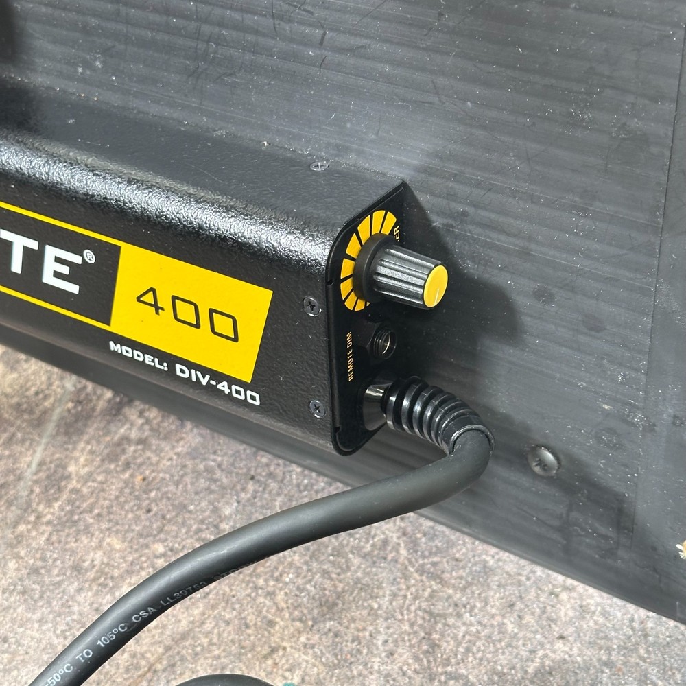 Kino Flo DIV-400 Diva Lite for Studio Lighting w/ Case