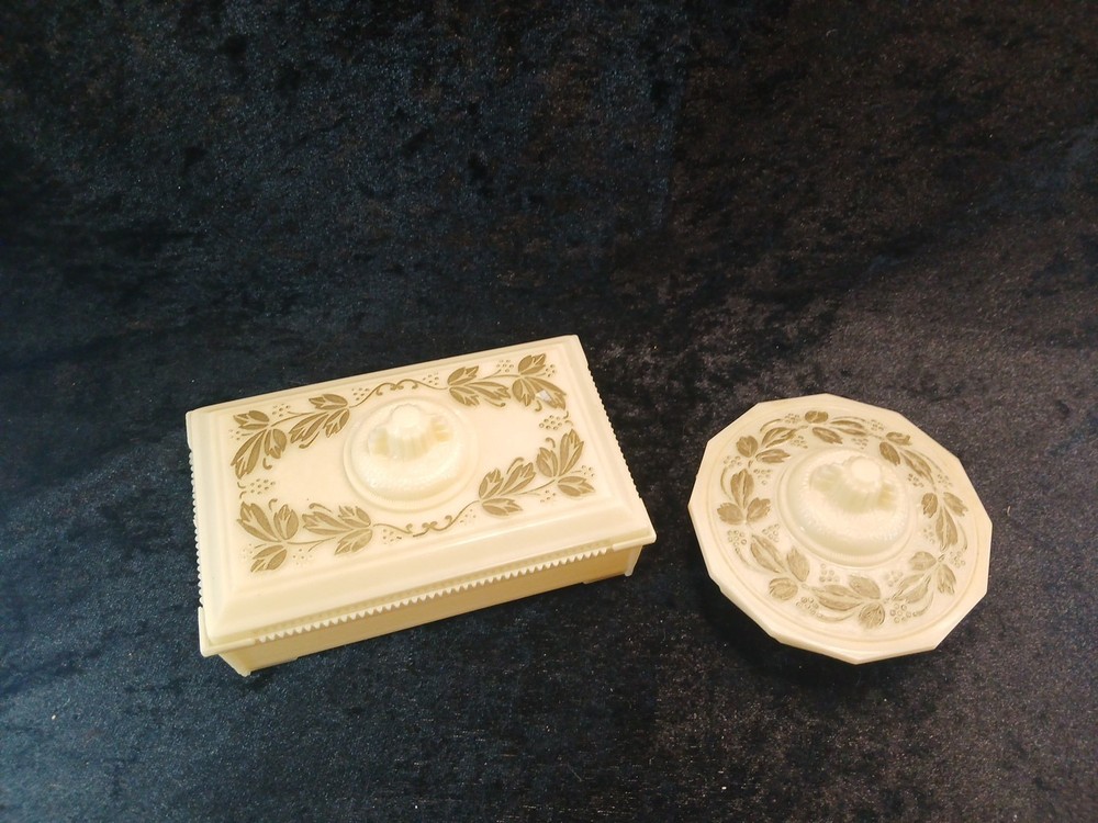 Plastic Vanity Set Gold Leaf Accents Vintage