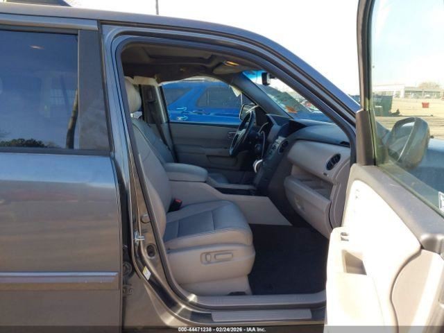 PILOT 2011 Glove Box 5028752