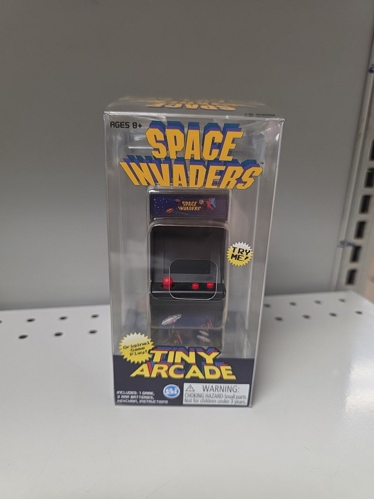2017 Worlds Smallest Tiny Arcade Space Invaders Miniature Game WORKS