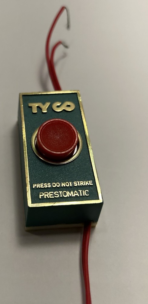 “Prestomatic” Switch and Trackside Ore Bin by Tyco (TS 14)