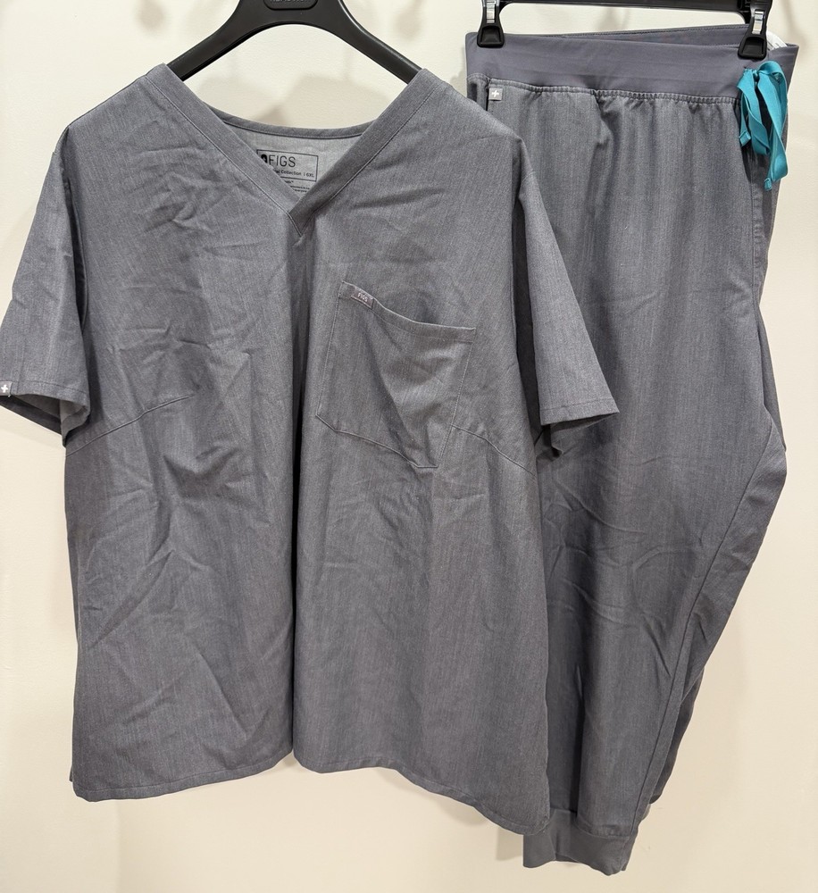 FIGS Women’s Scrubs Set, 6XL, Graphite