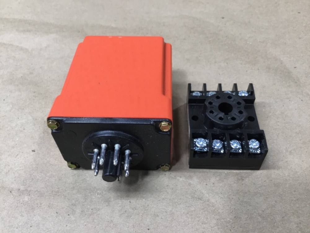 National Controls CKK-180-461 Solid State Timer With Socket #34F94RM