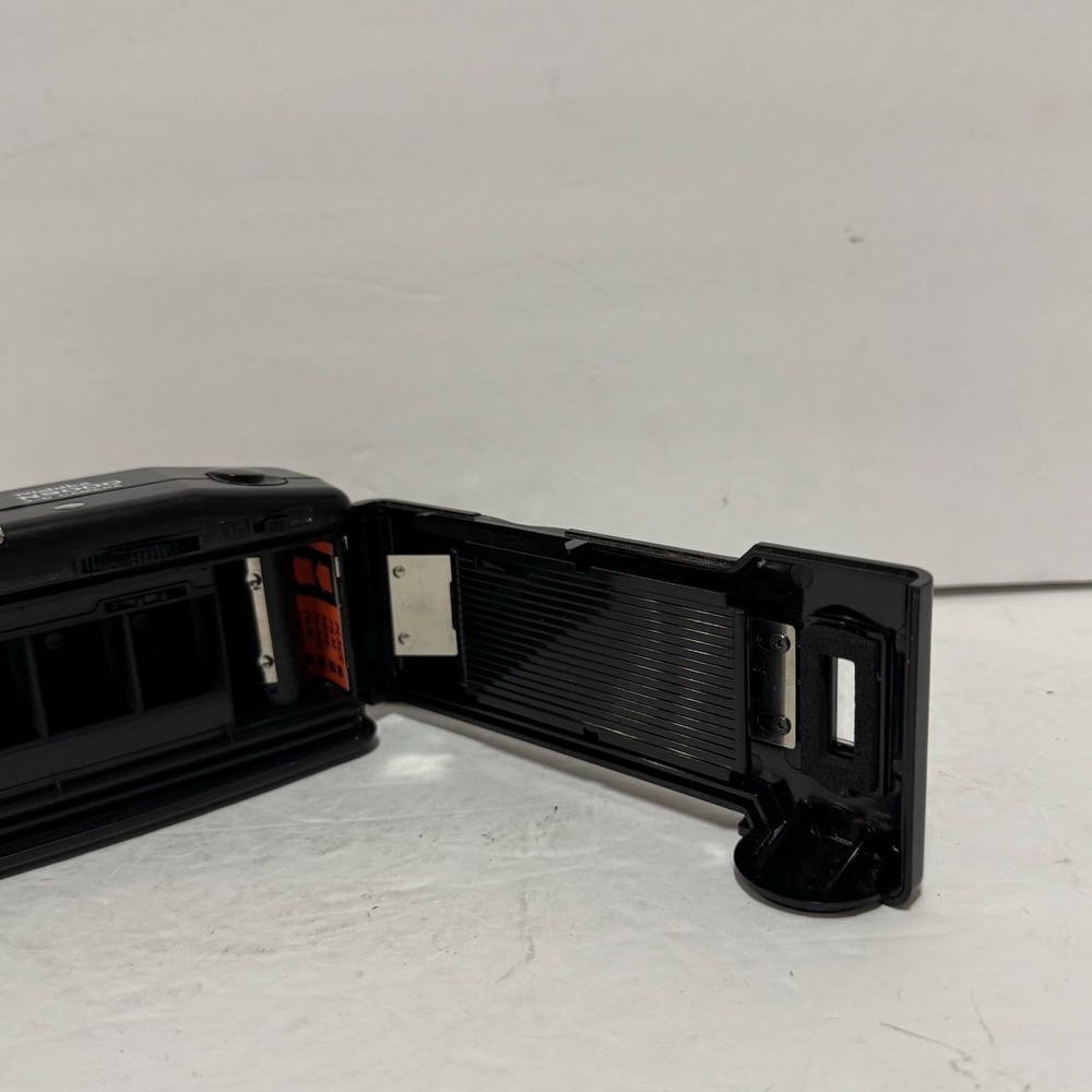 Nishika N9000 3-D Camera w/Quadra Lens System