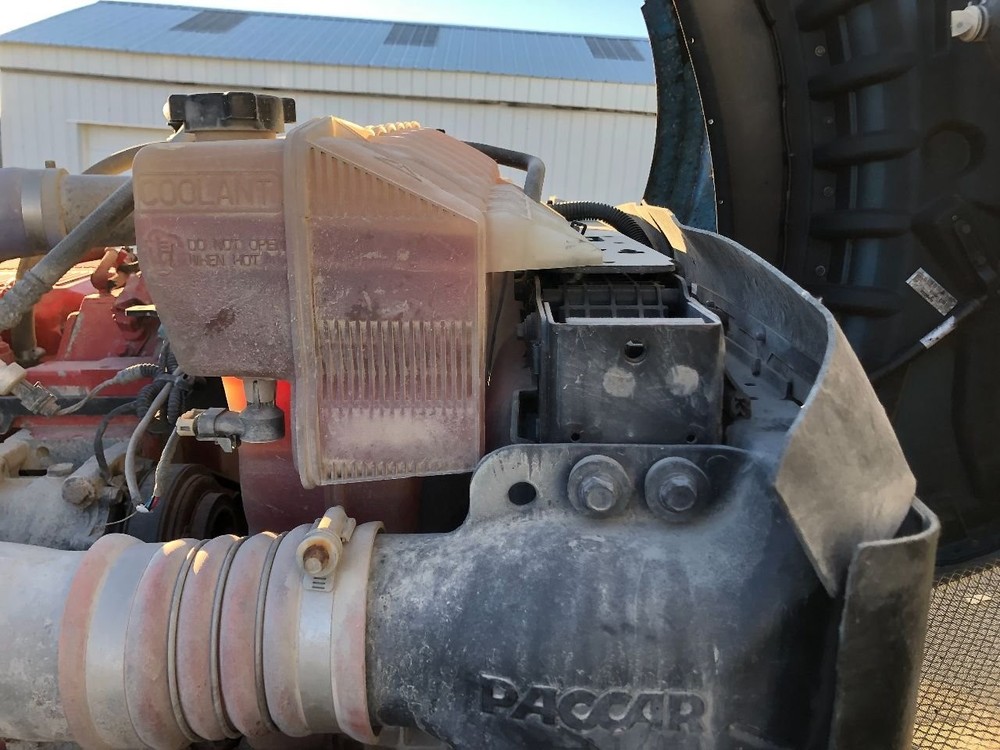 2012-2018 Kenworth T880 Radiator Overflow Bottle - Used