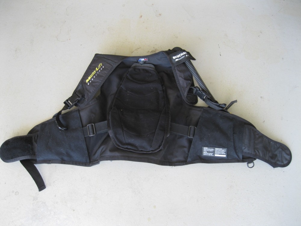 Beuchat Master Lift Equalizer Size M Buoyancy Compensator