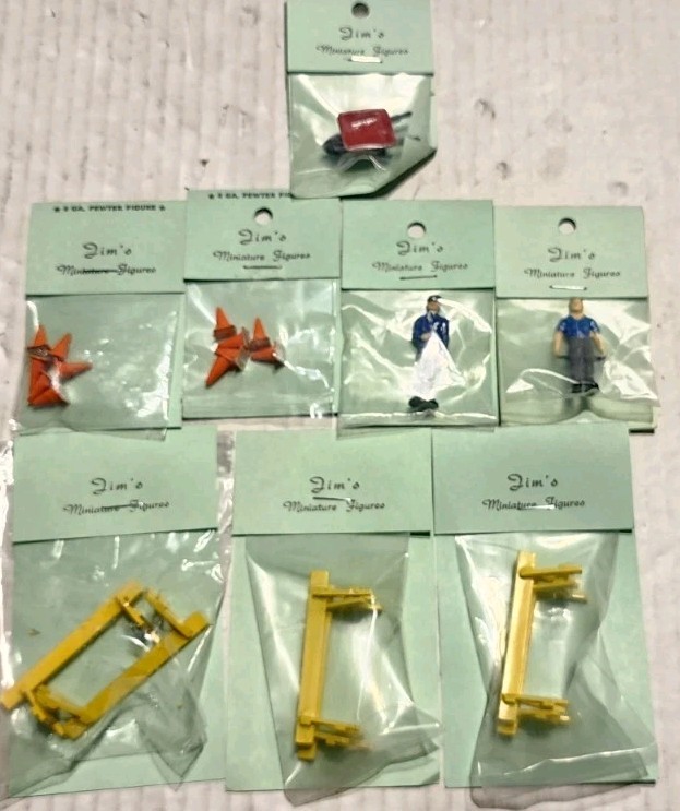 Jim's Miniature Figures O Scale Figures Set (8 Packages)