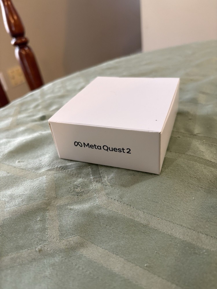 Meta Quest 2 + Controllers (Virtual Reality Gaming Accessory Bundle - 128gb