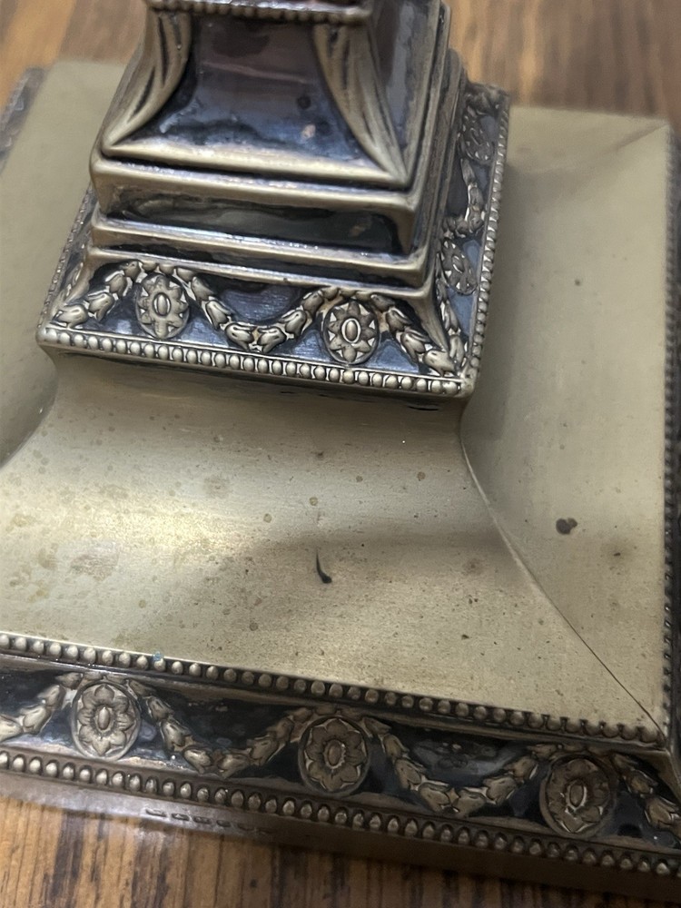 WALKER & HALL SHEFFIELD CANDLE HOlDER (2)
