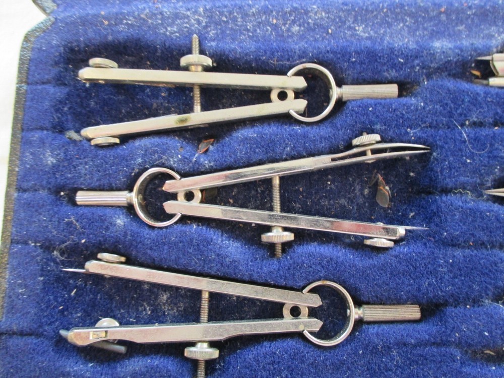 Vintage 304S Graf-Apsco Math & Engineer's 10-piece Drafting Compass Set in Case.