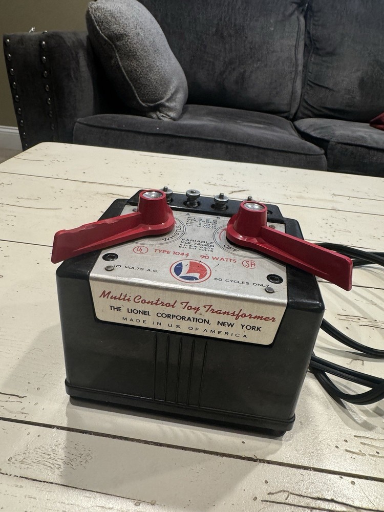 Lionel #1044 90 Watt Train Transformer