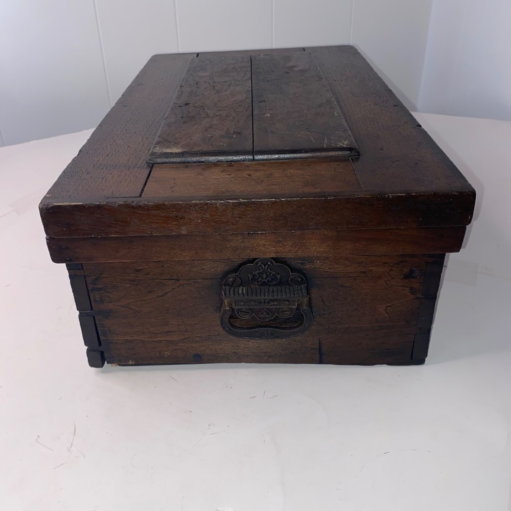 Antique Primitive Raised Panel 21 Inch Carpenter's Tool Chest Trunk
