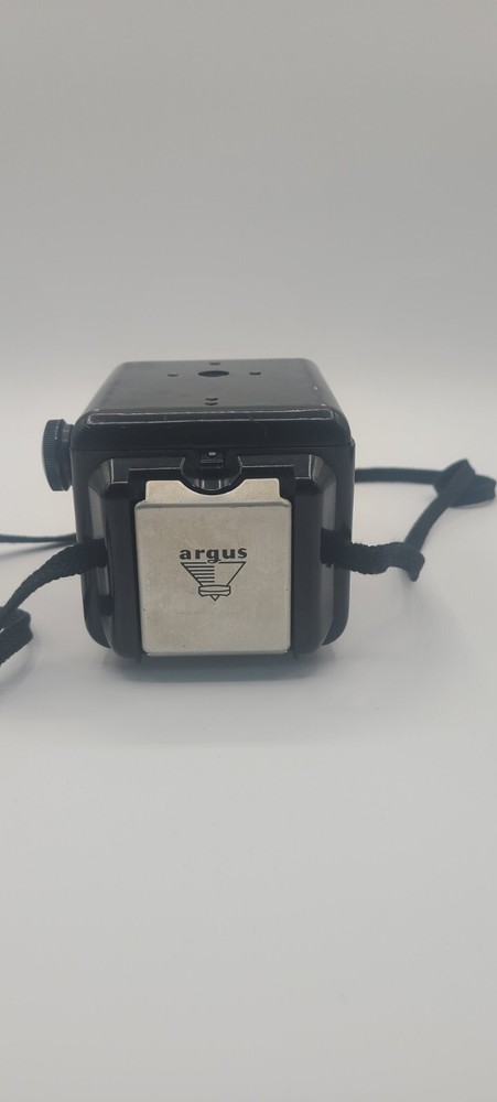 Vintage  Argus Seventy-Five Camera w/Flash & Case.