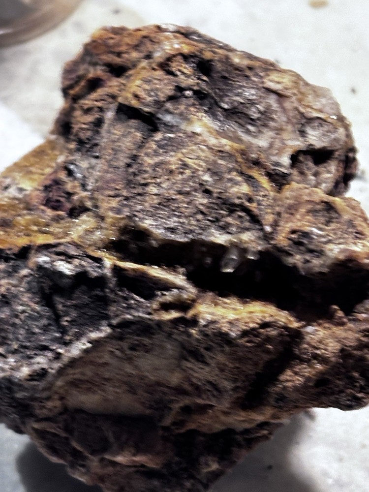 quartz low grade gold ore 706g