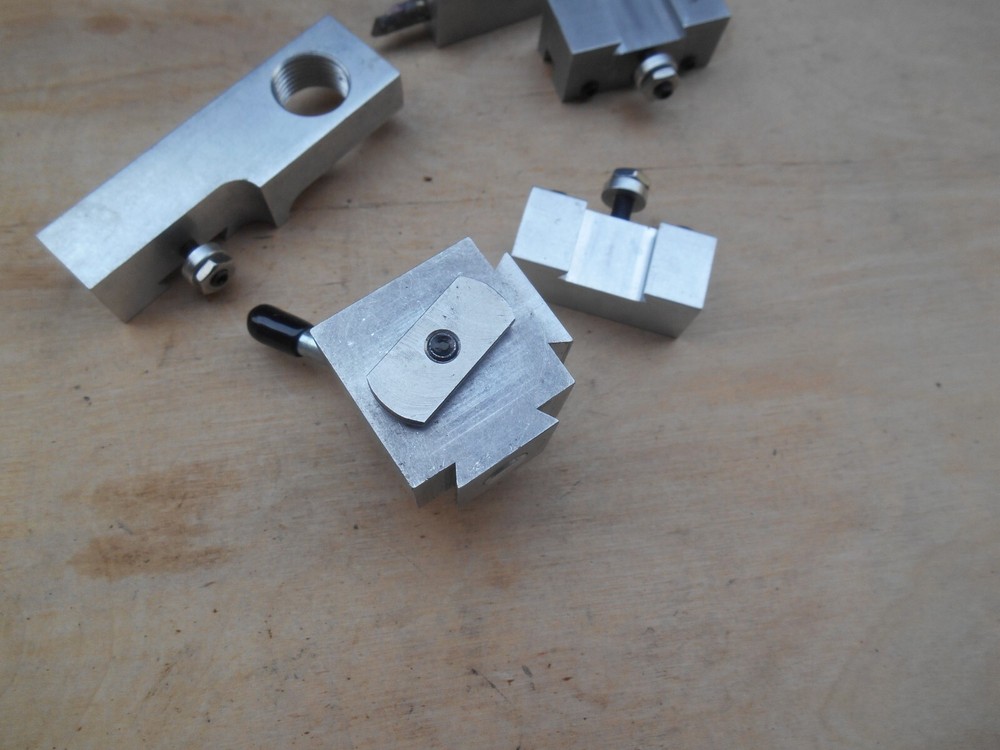 Mini lathe tool holder quick change set