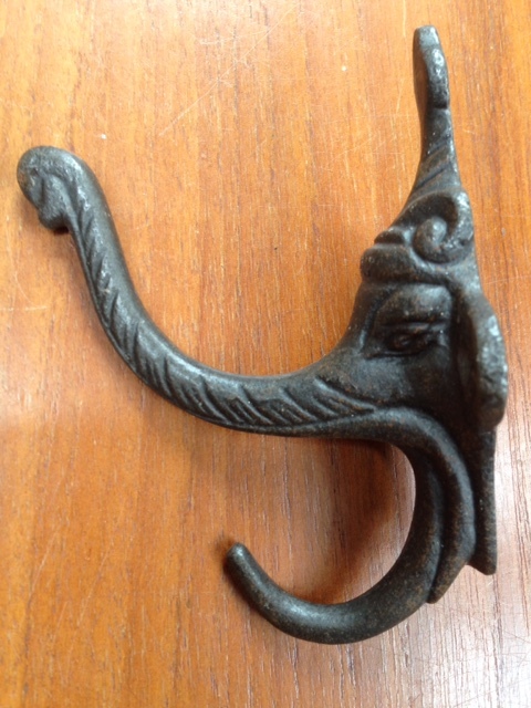 ELEPHANT ANTIQUE STYLE CAST IRON WARDROBE HOOK ~ HAT & COAT UTILITY HOOK