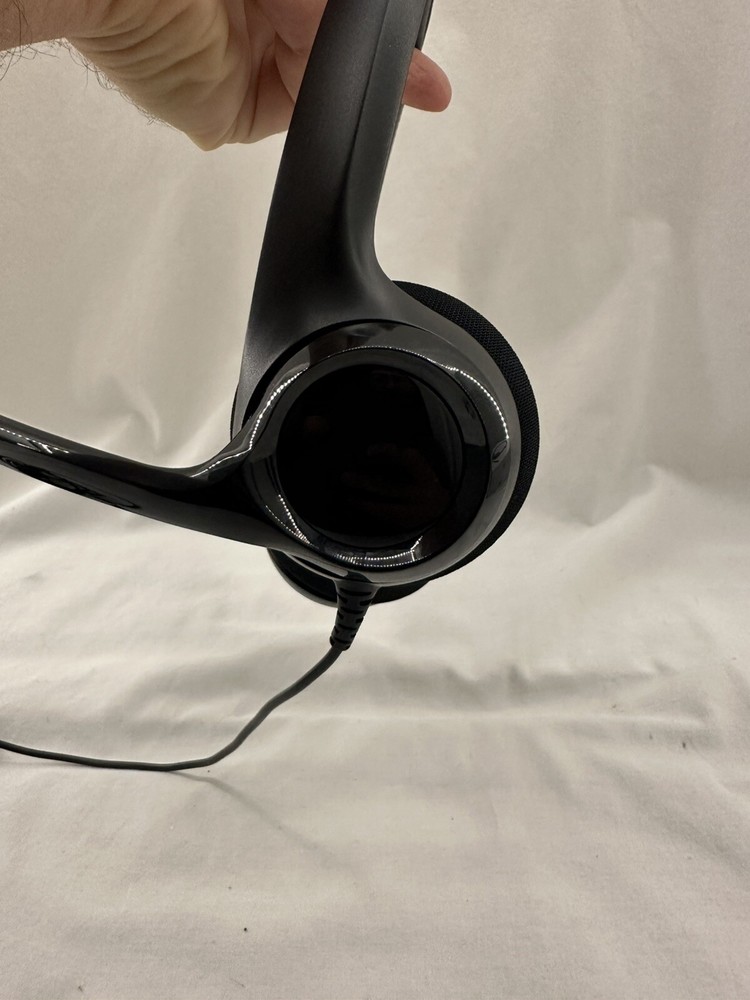 Logitech USB Computer Headset H390 Noise Canceling Padded Microphone