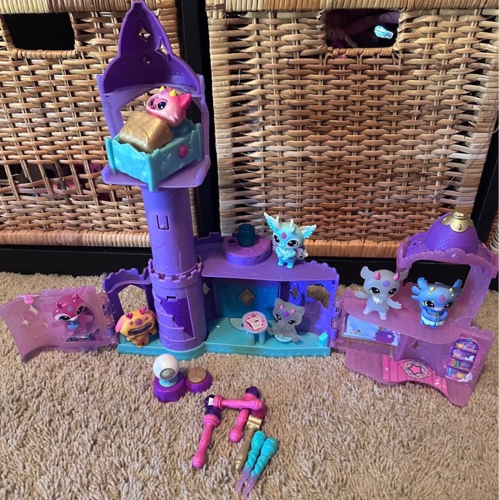 Magic Mixies Mixlings Magic Castle Playset with 7 Figures