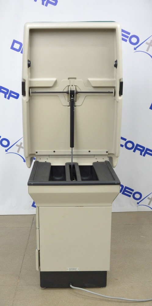 Midmark 404-008 Barrier Free Manual Exam Table