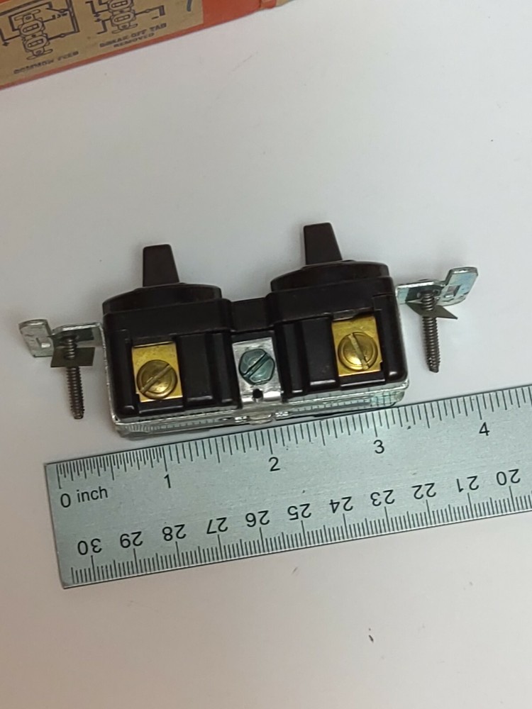 VINTAGE CIRCLE F 3221 COMBO QUIET SWITCH (NOS)