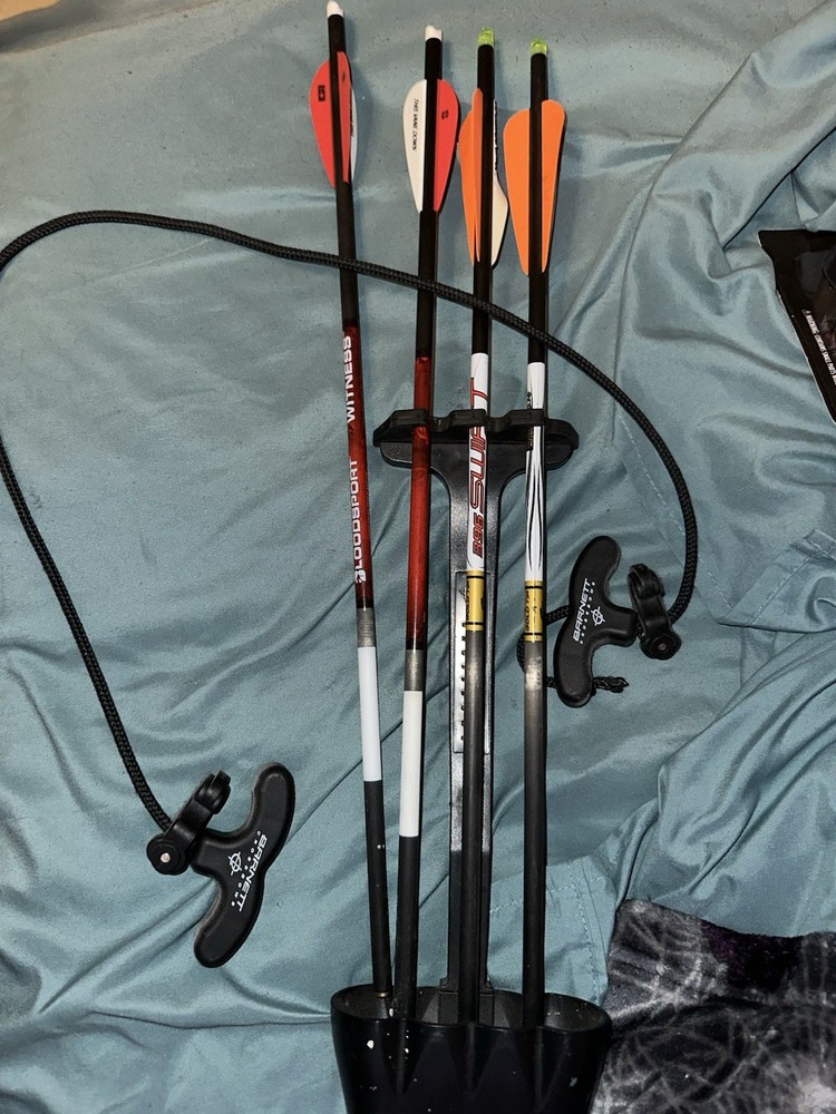 Recruit Compound barnett Crossbow and Sling