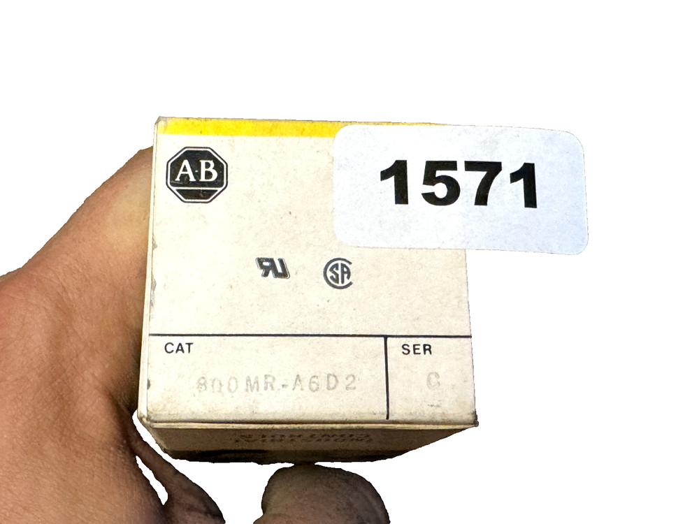 Allen-Bradley 800MR-A6D2 Pushbutton Flush Head