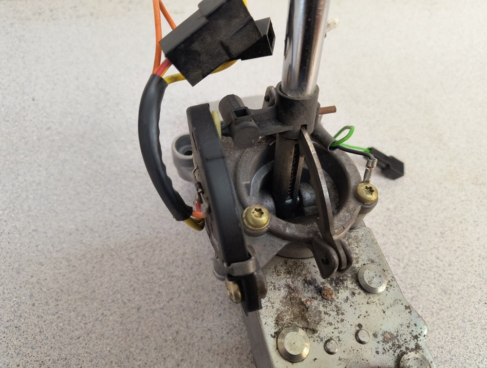 SAAB 900 Classic Automatic Shifter Ignition With Key OEM 9301698