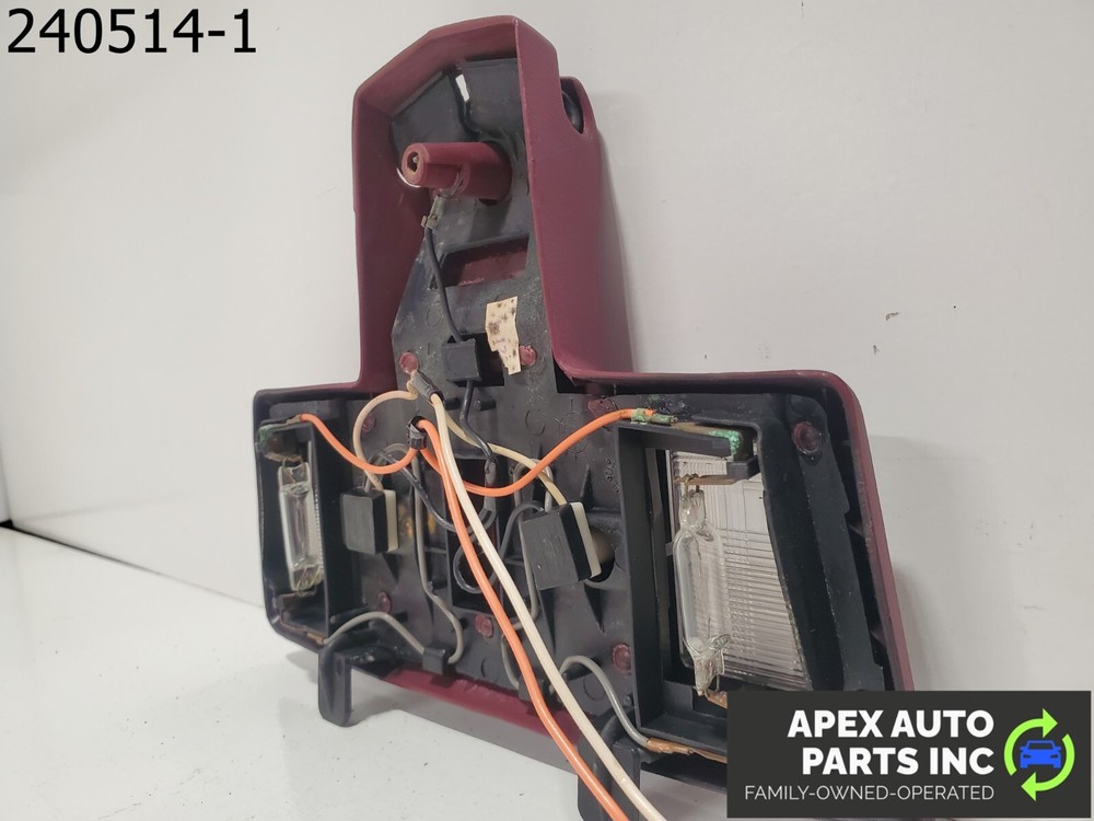 OEM 1988 Buick Electra FRONT OVERHEAD DOME LIGHT LAMP