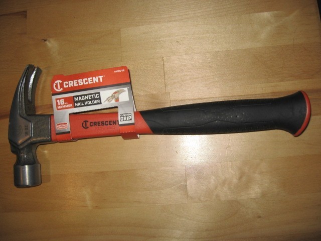 Cresent Claw Hammer W/Magnetic Nail Holder