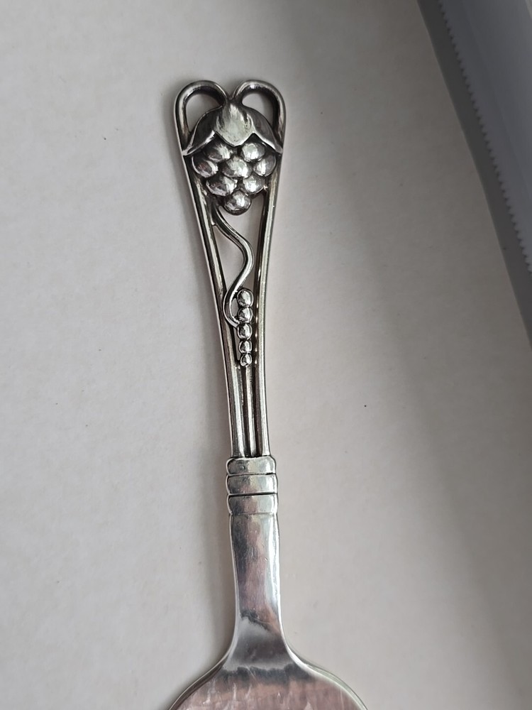 Georg Jensen Denmark #72 Grapes Sterling Silver 7" Serving Fork