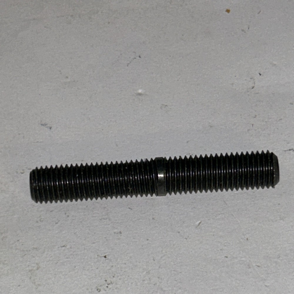 120383 Stud