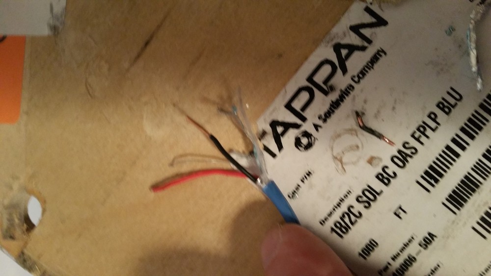 Southwire/Tappan G40006 18/2C Solid Shield Plenum Fire Alarm Cable Blue /100ft