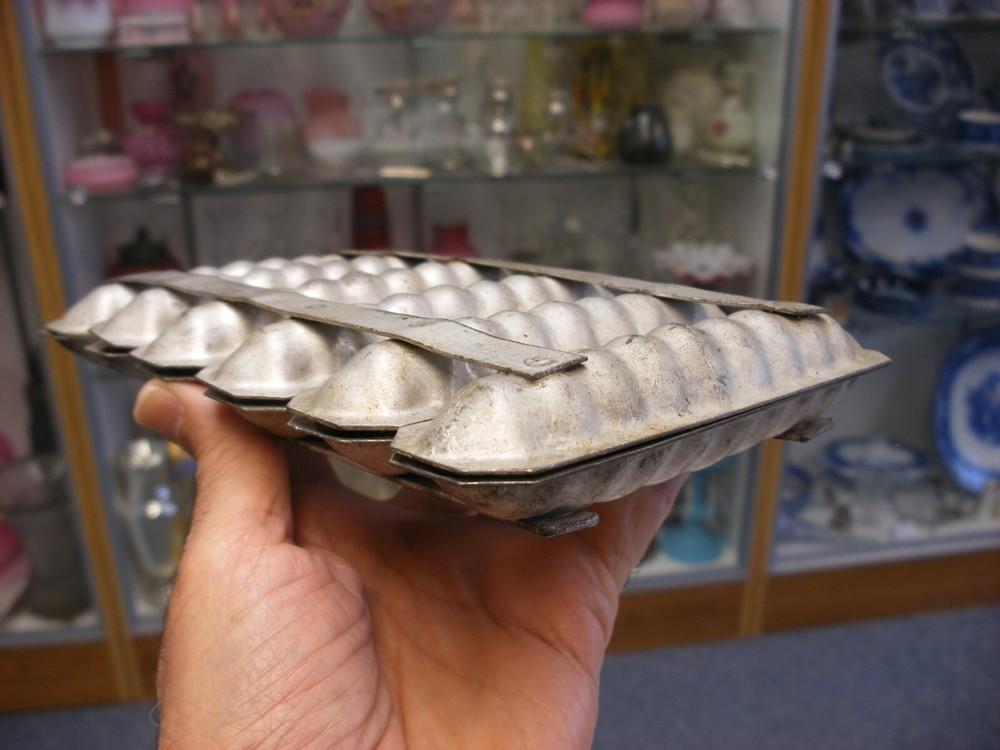 Antique Vtg Primitive Chocolate Candy Mold