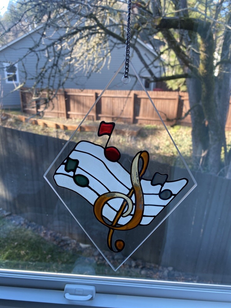 Music Themed Stainglass Suncatcher ￼