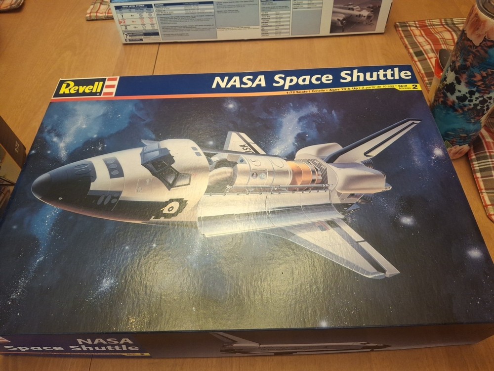 New Revell NASA Space Shuttle 1/72 OPEN BOX
