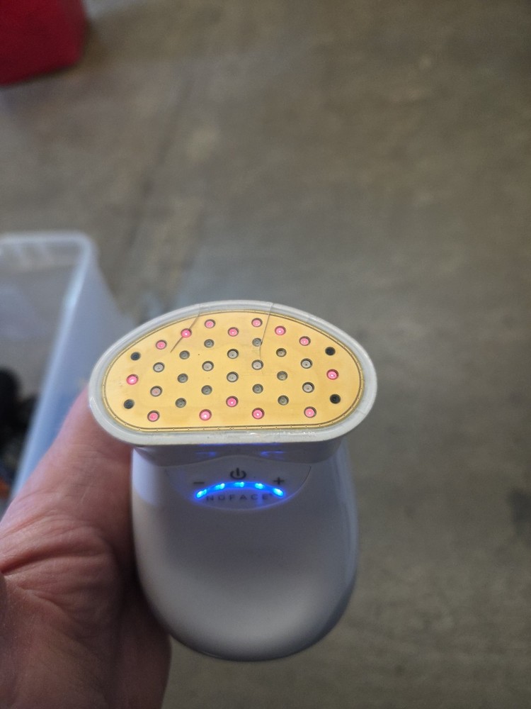 Nuface Light Therapy Device With Head * No Cord