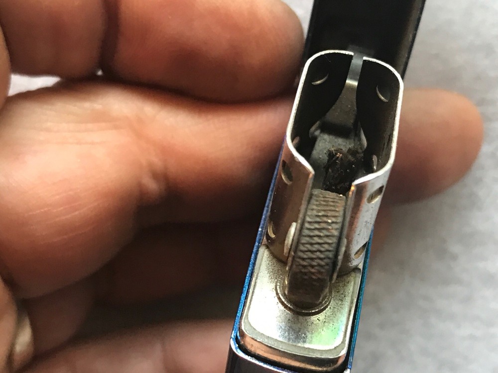 Metallic Blue Vintage ZIPPO CIGARETTE LIGHTER